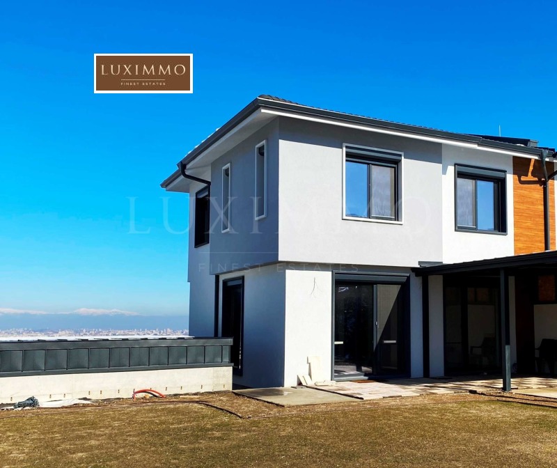 In vendita  Casa regione Plovdiv , Markovo , 180 mq | 61316169