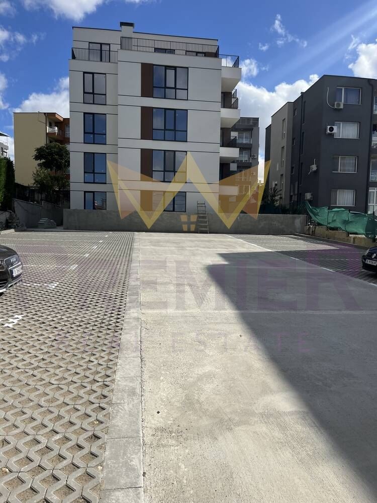 Продава ГАРАЖ, ПАРКОМЯСТО, гр. Варна, м-т Пчелина