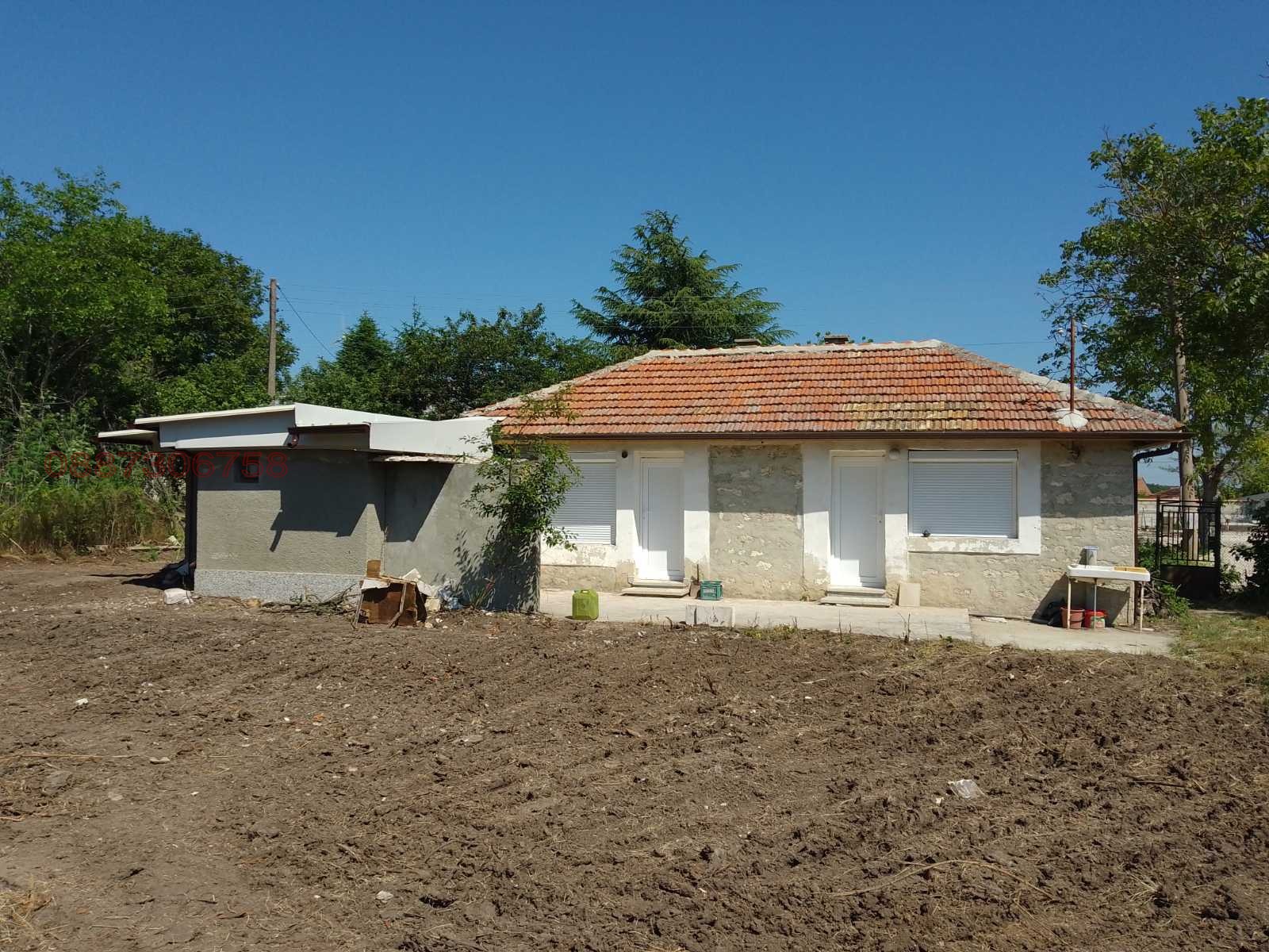 Продава КЪЩА, с. Яребична, област Варна