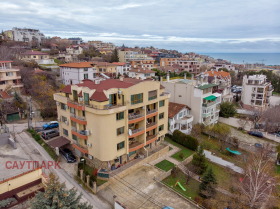 3-стаен град Варна, Бриз 14