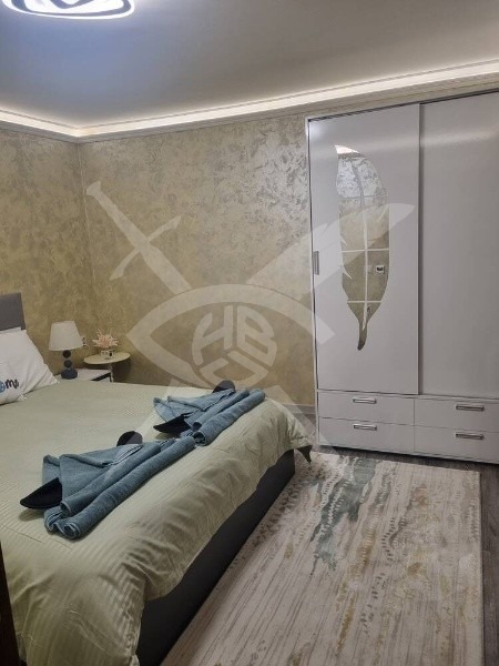 Продава МНОГОСТАЕН, гр. Бургас, Център, снимка 4 - Апартаменти - 52609417