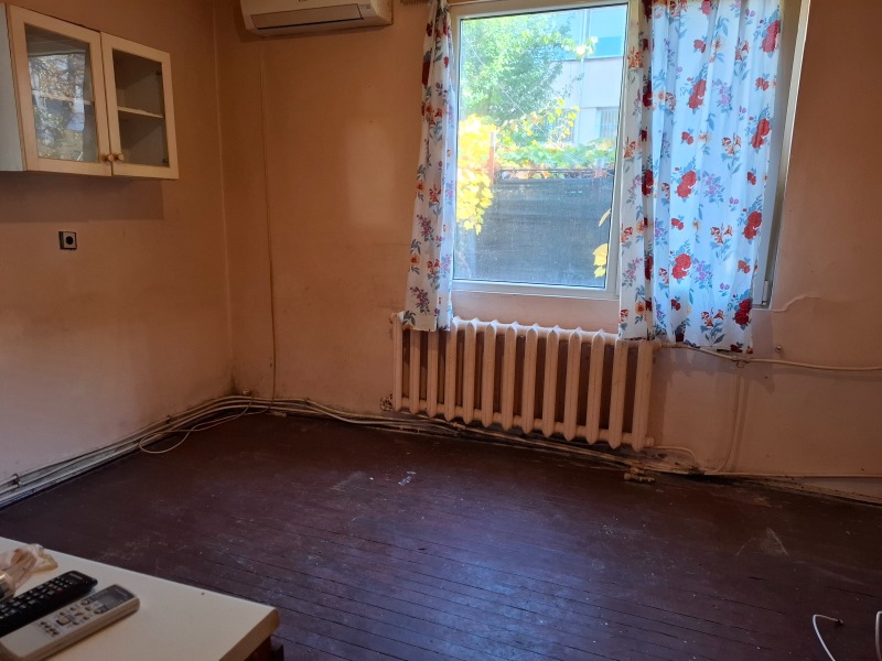 Продава ЕТАЖ ОТ КЪЩА, гр. София, Красно село, снимка 3 - Етаж от къща - 51784471