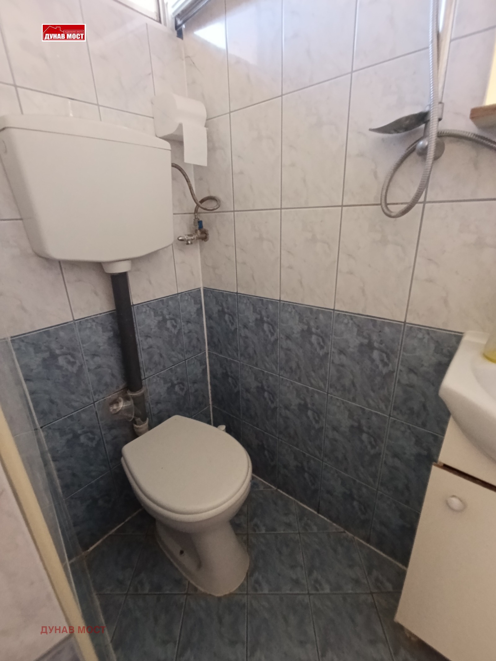 Продава ЕТАЖ ОТ КЪЩА, гр. Русе, Широк център, снимка 8 - Етаж от къща - 53814300