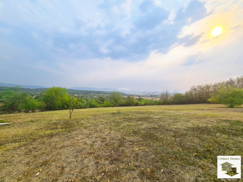 Продава ПАРЦЕЛ в област Велико Търново, с. Велчево - 4500 кв.м / 112 500 € » 220 030.88 лв., СЕНТЧЪРИ ХОУМС