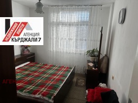 3+ спаваћа соба Центар, Карджали 14