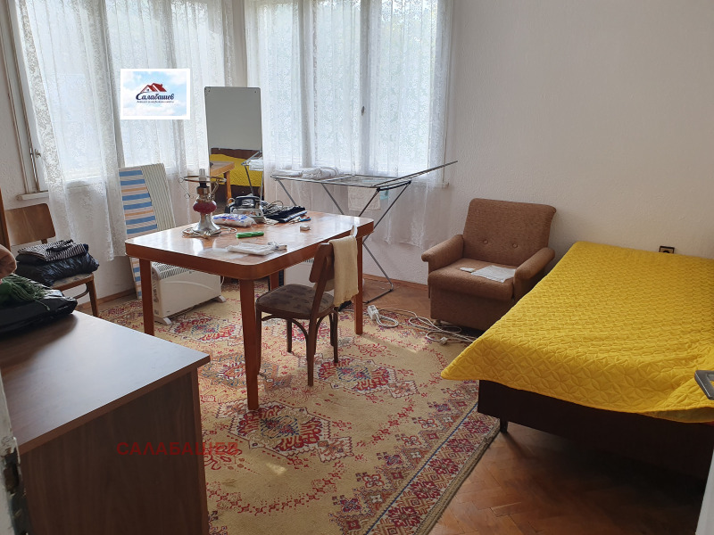 Myytävänä  Talon kerros Stara Zagoran alue , Kazanlak , 90 neliömetriä | 33630835