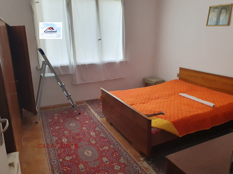Myytävänä  Talon kerros Stara Zagoran alue , Kazanlak , 90 neliömetriä | 33630835 - kuva [2]
