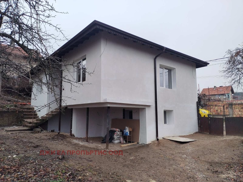 Продава  Huis Sofia , Novi Iskar , 140 кв.м | 29483124