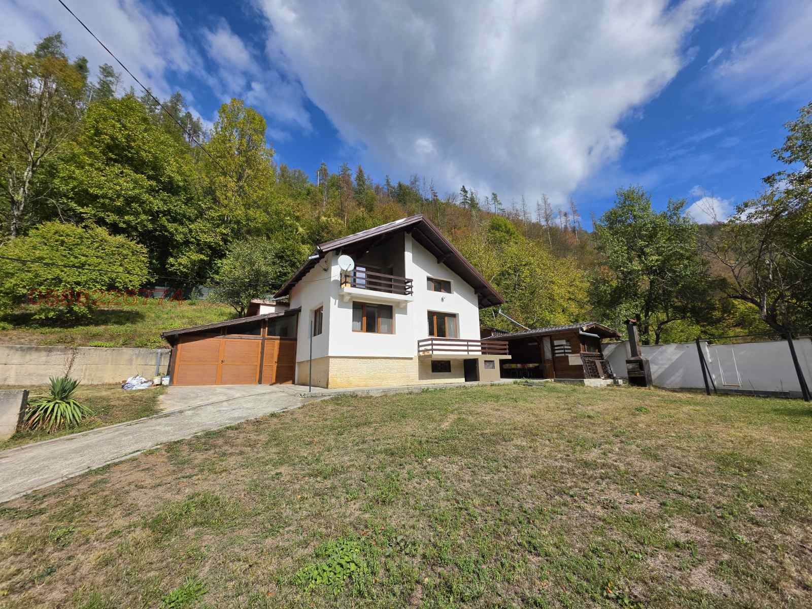Продава КЪЩА, с. Рибарица, област Ловеч