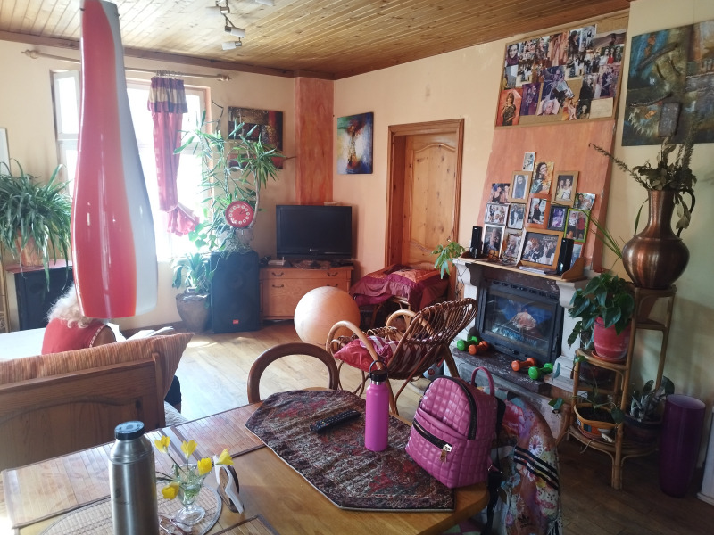 Продава  Етаж от къща, град Варна, Гръцка махала • при запитване • ID 20518875 — holmes.bg - [1] 