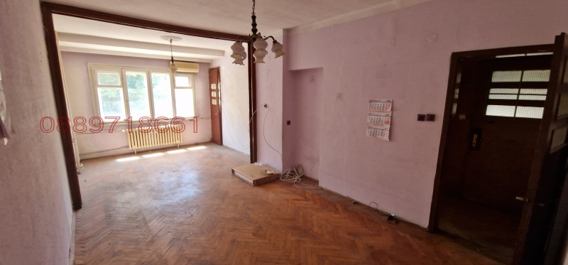 Продава 3-СТАЕН, гр. Плевен, Идеален център