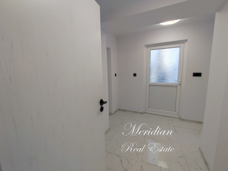 Продава КЪЩА, гр. Добрич, Център, снимка 8 - Къщи - 52836801