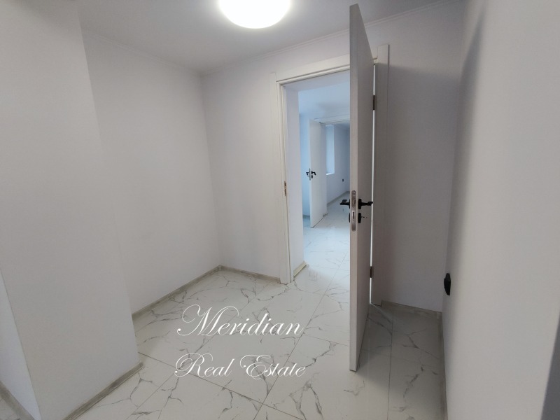 Продава КЪЩА, гр. Добрич, Център, снимка 7 - Къщи - 52836801