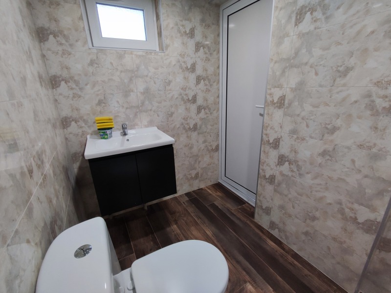 Продава КЪЩА, гр. Добрич, Център, снимка 11 - Къщи - 52836801