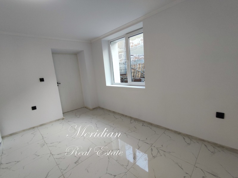 Продава КЪЩА, гр. Добрич, Център, снимка 4 - Къщи - 52836801