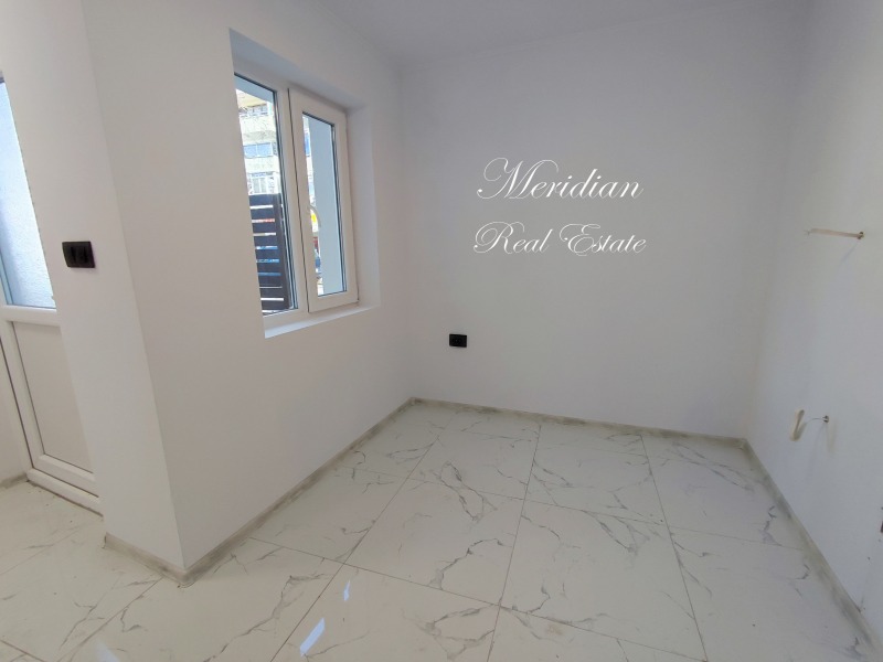 Продава КЪЩА, гр. Добрич, Център, снимка 13 - Къщи - 52836801