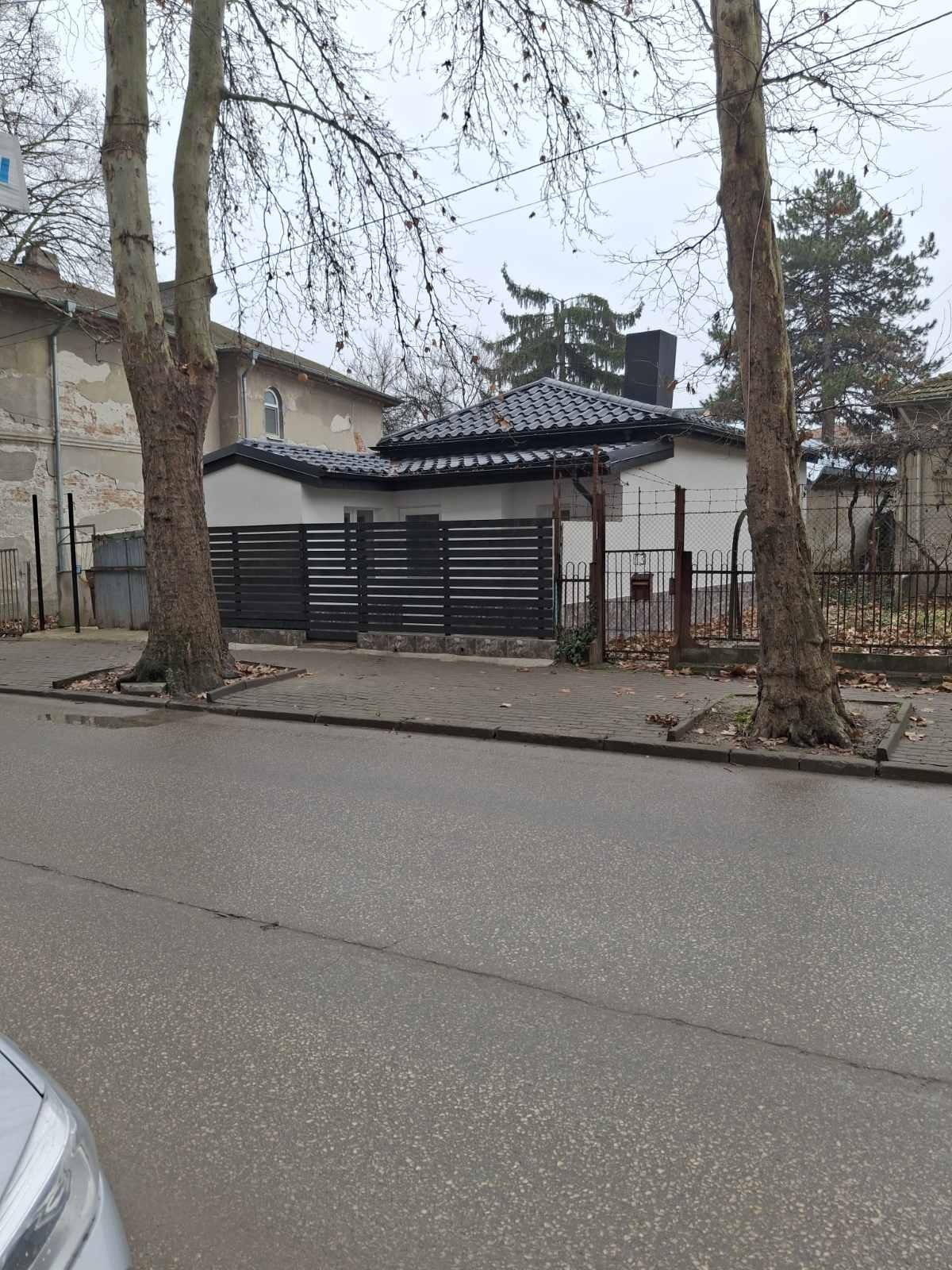 Продава КЪЩА, гр. Добрич, Център, снимка 2 - Къщи - 52836801