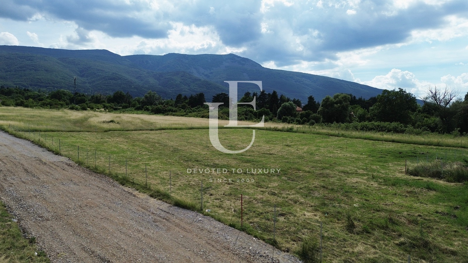 Продава ПАРЦЕЛ, гр. София, Симеоново