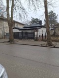 Продава КЪЩА, гр. Добрич, Център, снимка 2