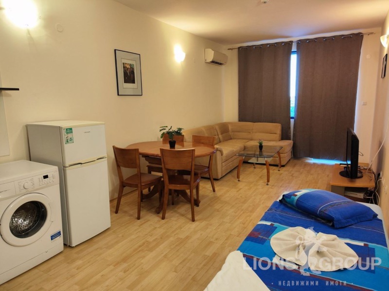 À venda  1 quarto Varna , k.k. Zlatni piasaci , 70 m² | 17124105 - imagem [7]