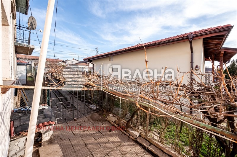 Продава ЕТАЖ ОТ КЪЩА, гр. Перник, Църква, снимка 7 - Етаж от къща - 53169346