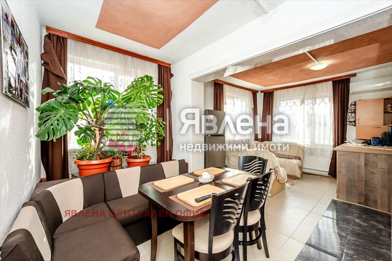 Продава ЕТАЖ ОТ КЪЩА, гр. Перник, Църква