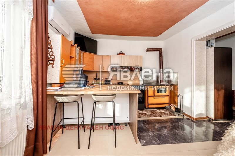 Продава ЕТАЖ ОТ КЪЩА, гр. Перник, Църква, снимка 14 - Етаж от къща - 53169346