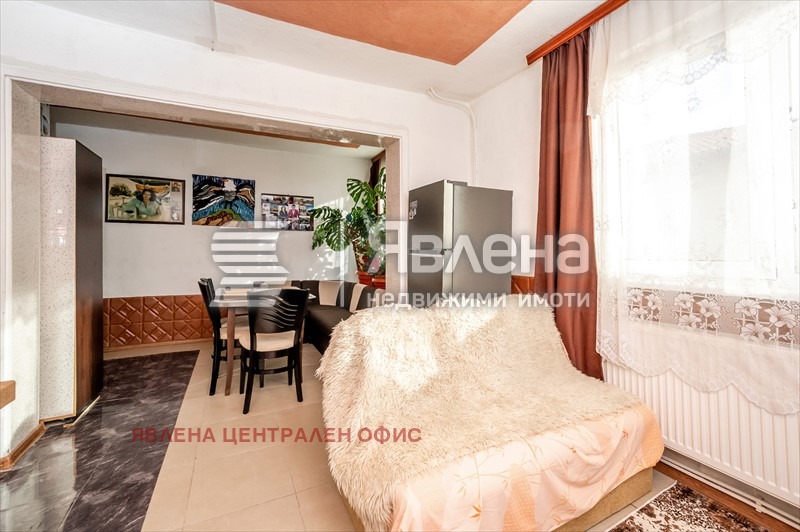 Продава ЕТАЖ ОТ КЪЩА, гр. Перник, Църква, снимка 15 - Етаж от къща - 53169346