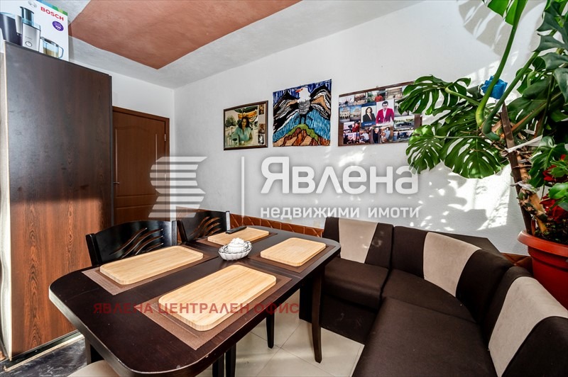 Продава ЕТАЖ ОТ КЪЩА, гр. Перник, Църква, снимка 4 - Етаж от къща - 53169346