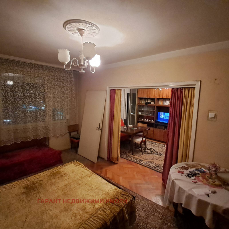 Продава  3-стаен град Габрово , Център , 94 кв.м | 92309934 - изображение [6]