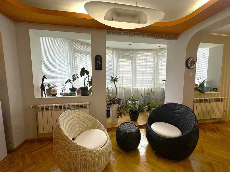 Продава 4-СТАЕН, гр. Шумен, Пожарната, снимка 4 - Апартаменти - 52802816