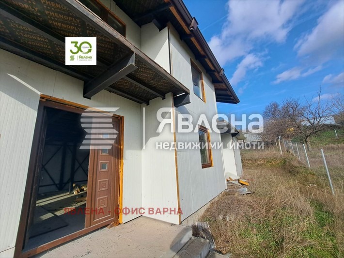 Продава КЪЩА, гр. Аксаково, област Варна, снимка 3 - Къщи - 53290228