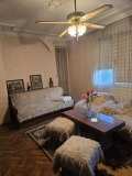 Продава ЕТАЖ ОТ КЪЩА, град Шумен, Център • 250000 лв. / 127822.97 € • 18952929 2