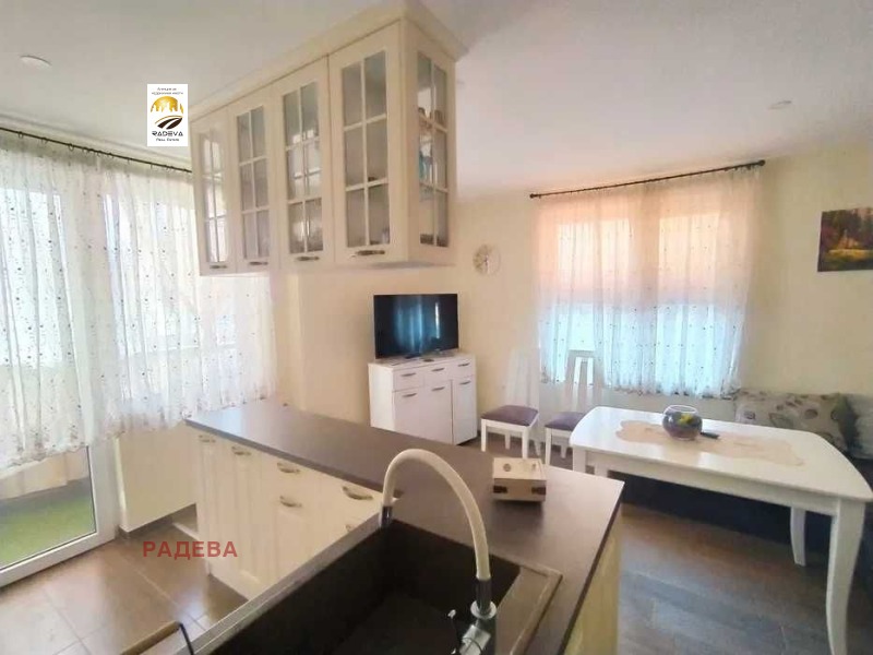 Продава 3-СТАЕН в град Русе, Чародейка - Юг - 117 кв.м / 110 000 € » 215 141.30 лв., РАДЕВА