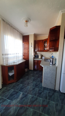 Продаја 3+ спаваћа соба
