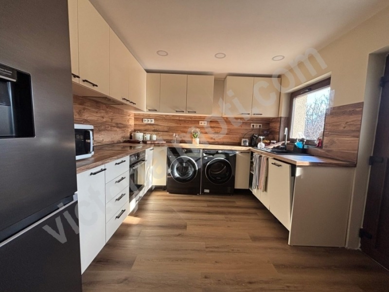 Продава КЪЩА, с. Пчелище, област Велико Търново, снимка 3 - Къщи - 53129043