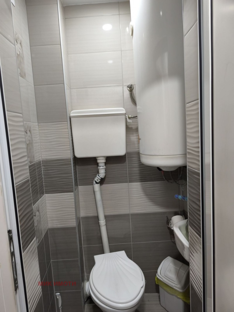 Продава КЪЩА, гр. София, Христо Ботев, снимка 2 - Къщи - 53305136