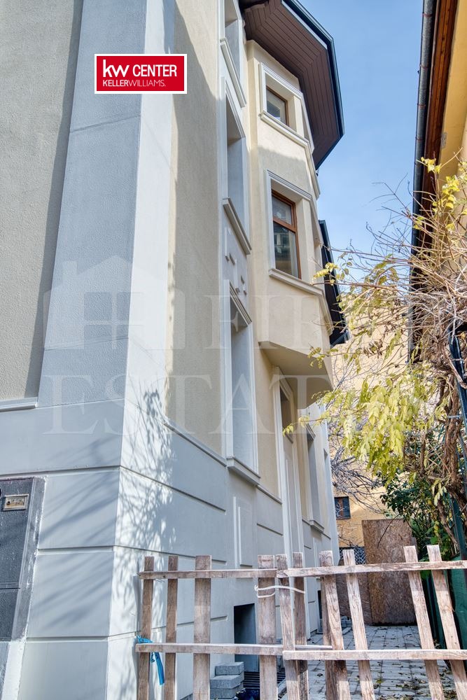 Продава КЪЩА, гр. София, Център, снимка 3 - Къщи - 53955939