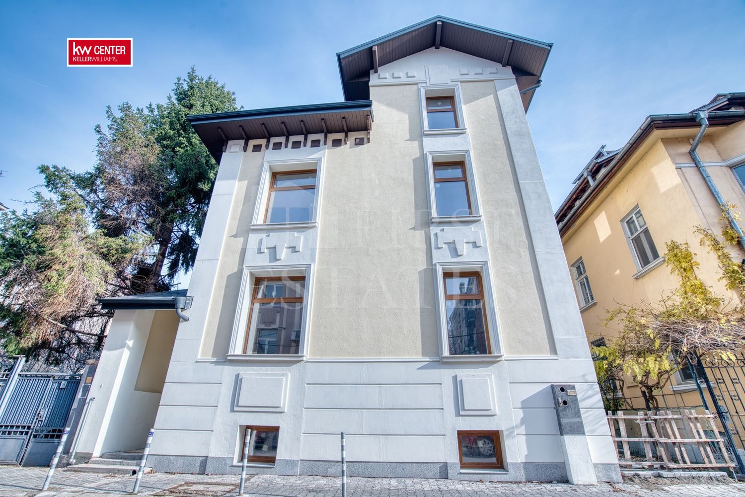 Продава КЪЩА, гр. София, Център, снимка 2 - Къщи - 53955939