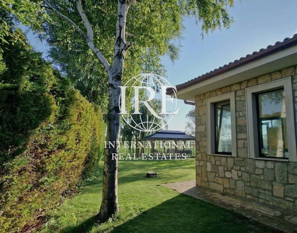 Продава КЪЩА, гр. Балчик, област Добрич, снимка 3 - Къщи - 55082098
