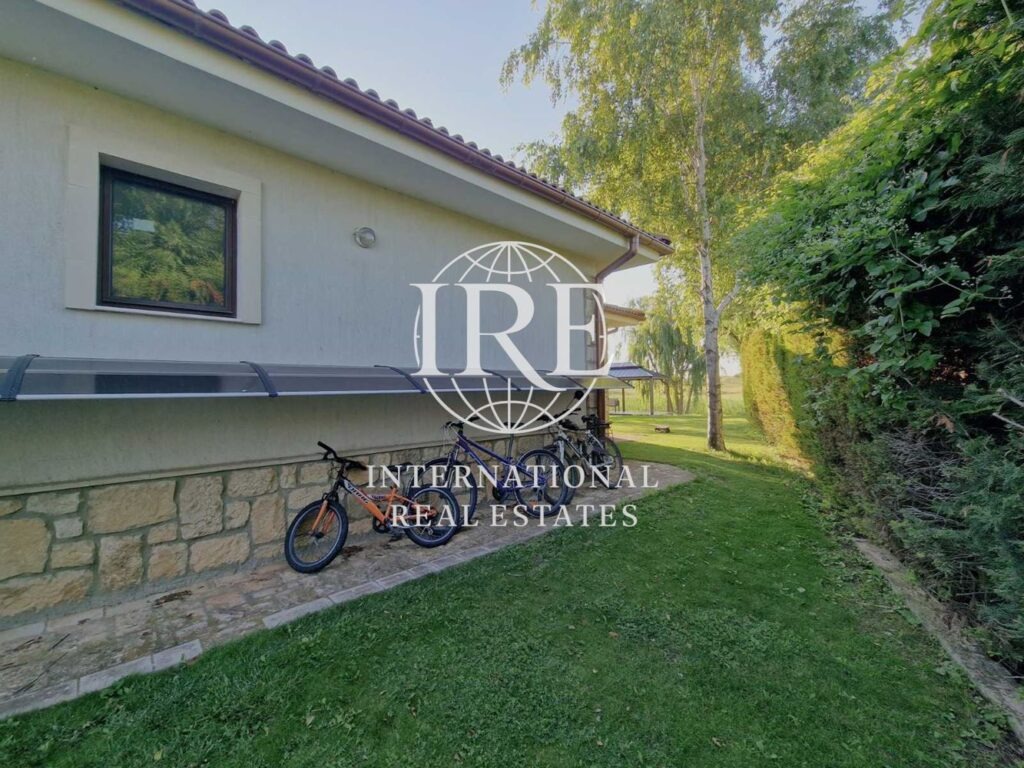 Продава КЪЩА, гр. Балчик, област Добрич, снимка 15 - Къщи - 55082098