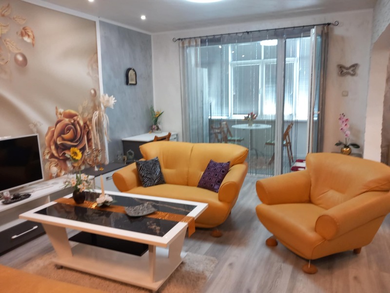 Продава  4-стаен град Русе , Хъшове , 120 кв.м | 67343678 - изображение [2]