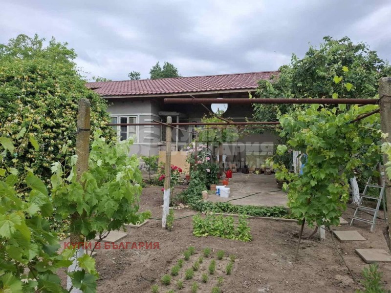 In vendita  Casa regione Dobrič , Hadgi Dimitar , 95 mq | 54327394