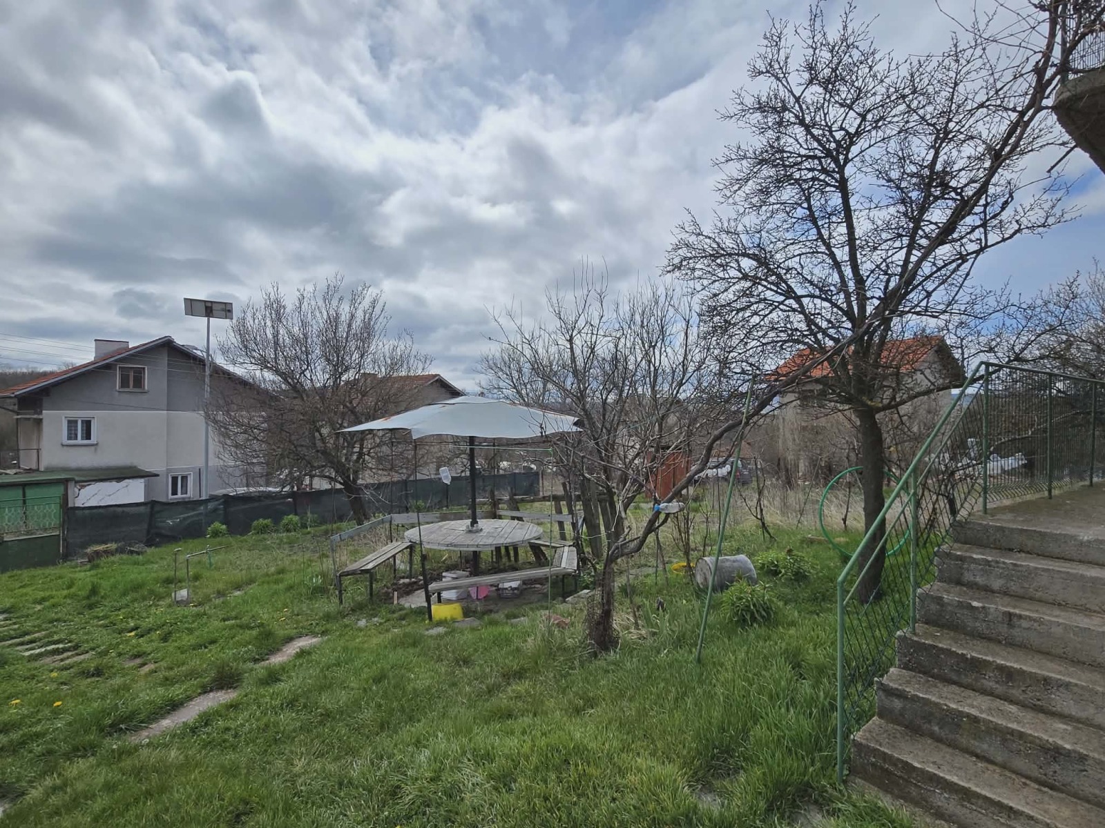 Продава КЪЩА, с. Велковци, област Перник, снимка 2 - Къщи - 54047201