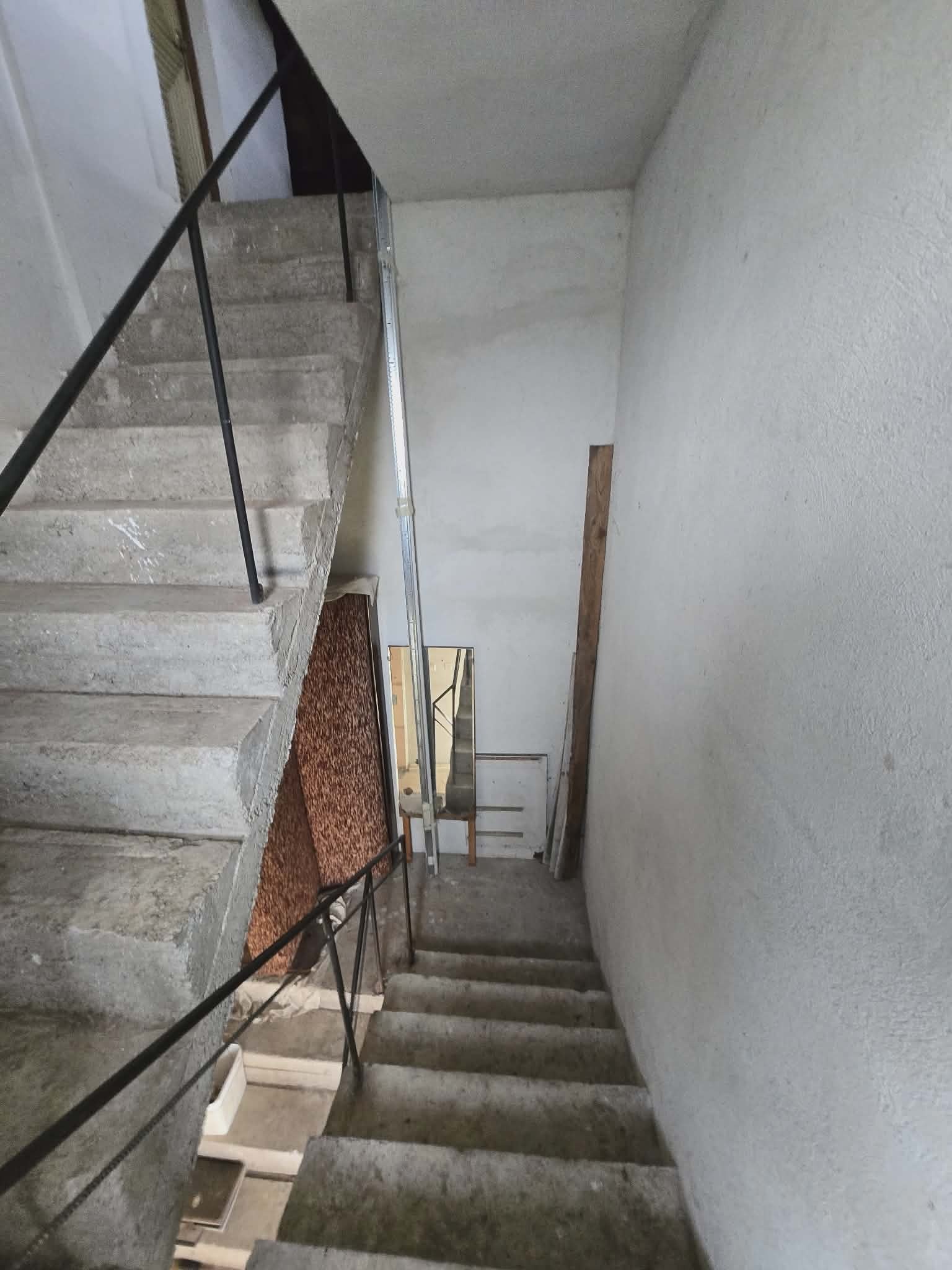 Продава КЪЩА, с. Велковци, област Перник, снимка 11 - Къщи - 54047201