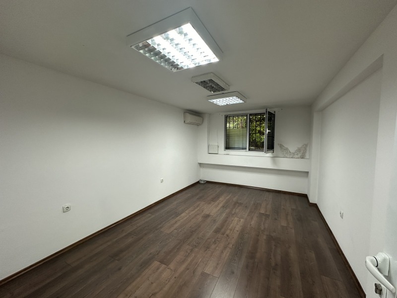 À venda  Escritório Sofia , Izgrev , 70 m² | 91357808