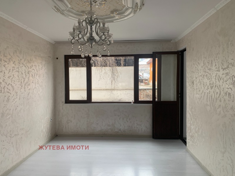 Продава 2-СТАЕН, гр. Карлово, област Пловдив, снимка 2 - Апартаменти - 53147614