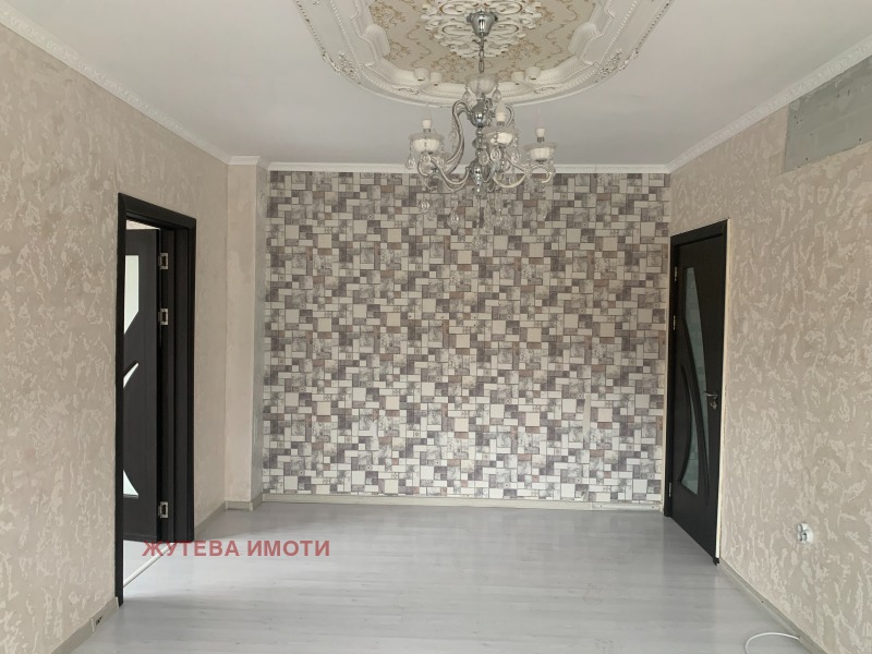 Продава 2-СТАЕН, гр. Карлово, област Пловдив, снимка 8 - Апартаменти - 53147614