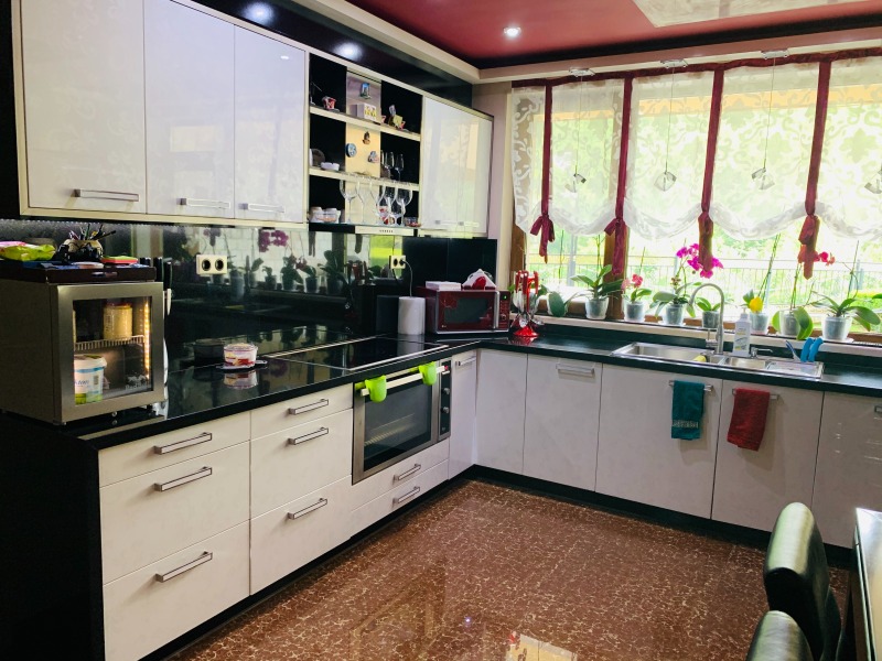 Продава ВИЛА, с. Лясково, област Стара Загора, снимка 10 - Вили - 53508119