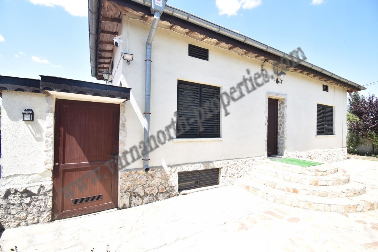 Продава КЪЩА, с. Плачидол, област Добрич, снимка 2 - Къщи - 52913059